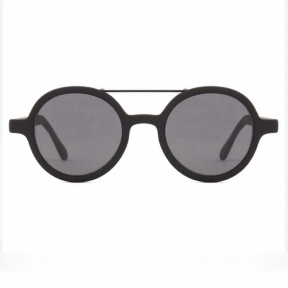 KOMOMO sunglasses The Vivien NEW Black Round NWT